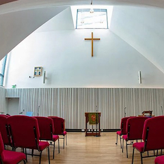 Crossway基督教中心用热博将人们聚集在一起